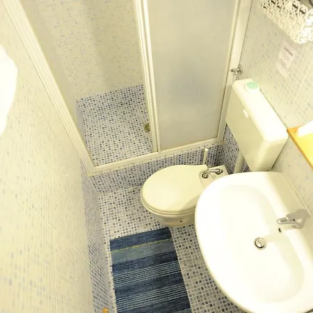 Oda ve Kahvaltı La Casa Romana 4*