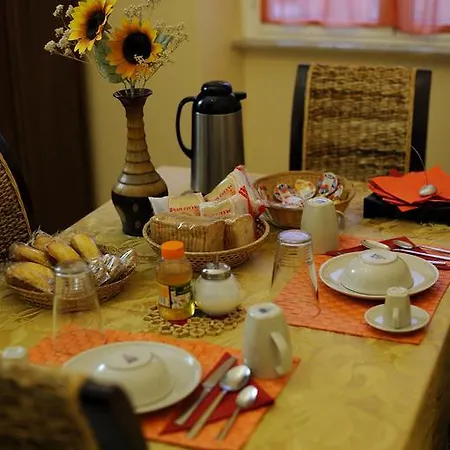 Oda ve Kahvaltı La Casa Romana 4*