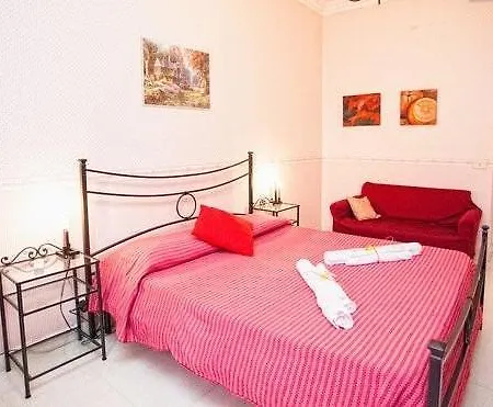 Oda ve Kahvaltı La Casa Romana 4*