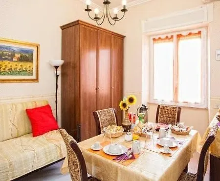 Oda ve Kahvaltı La Casa Romana 4*